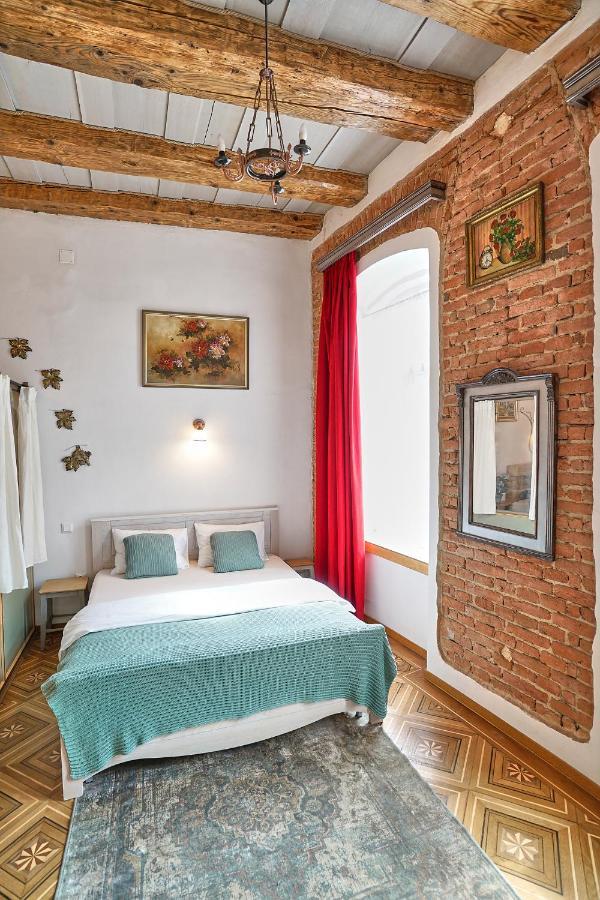 1881 Brasov Old Town Apartments Екстер'єр фото